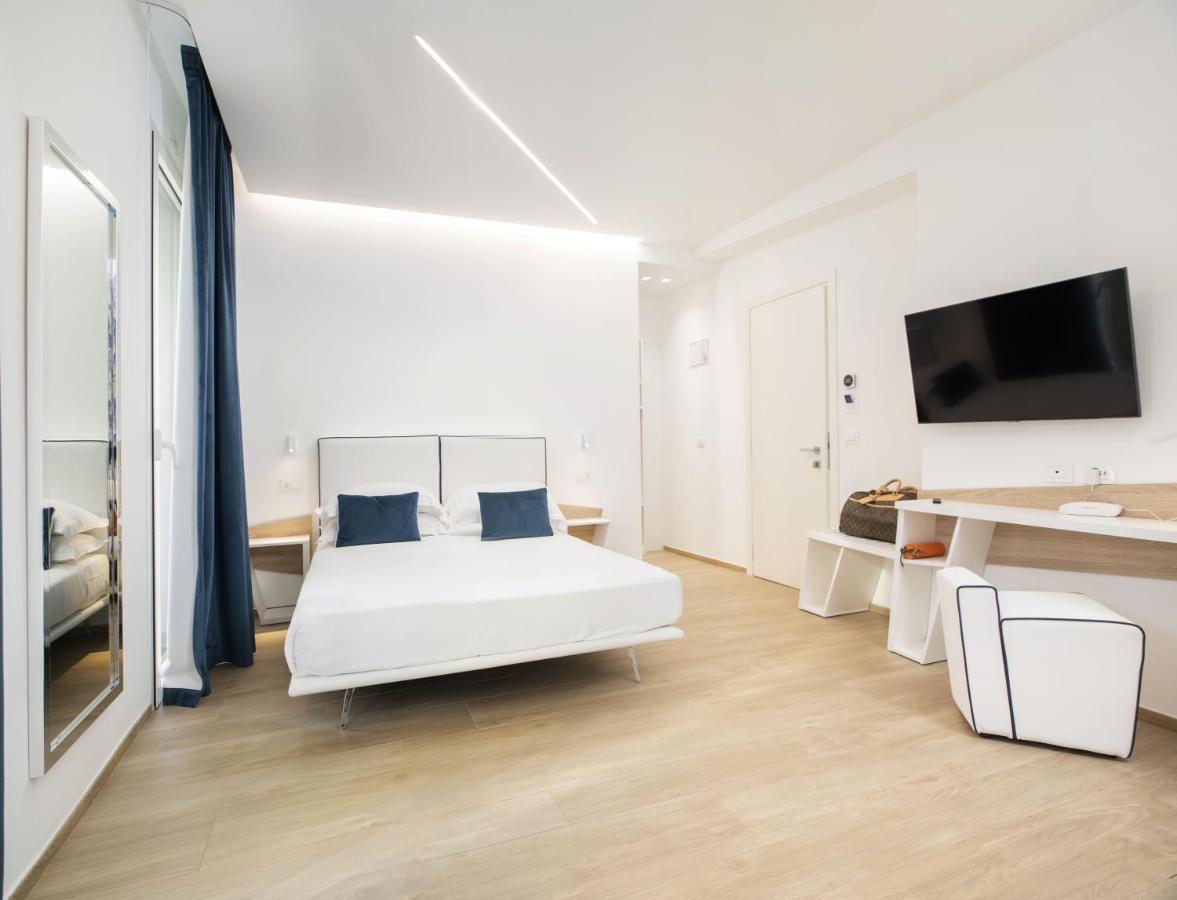 One Design Hotel Rimini Bagian luar foto